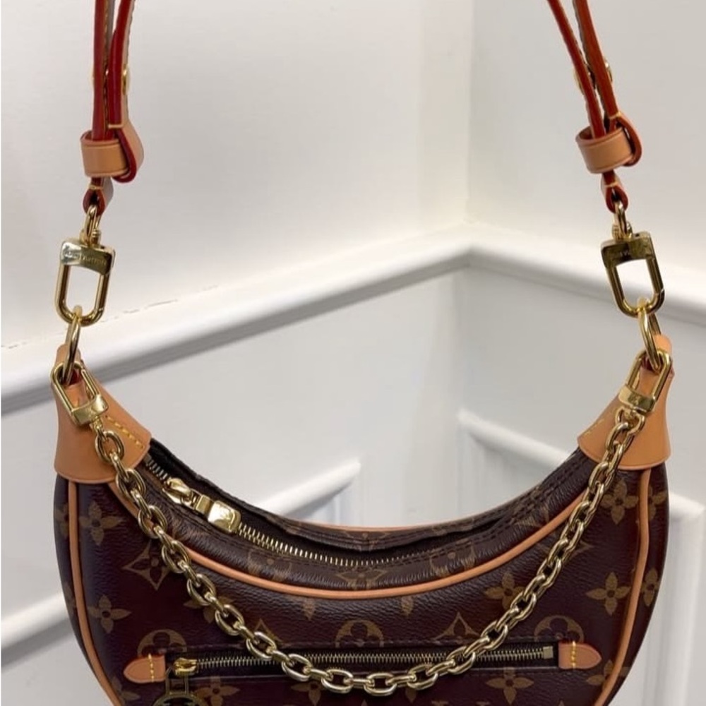 Louis Vuitton Loop Monogram - Picture 7 of 7